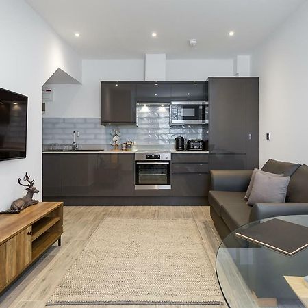 The Lion Gate Apartments East Molesey Luaran gambar