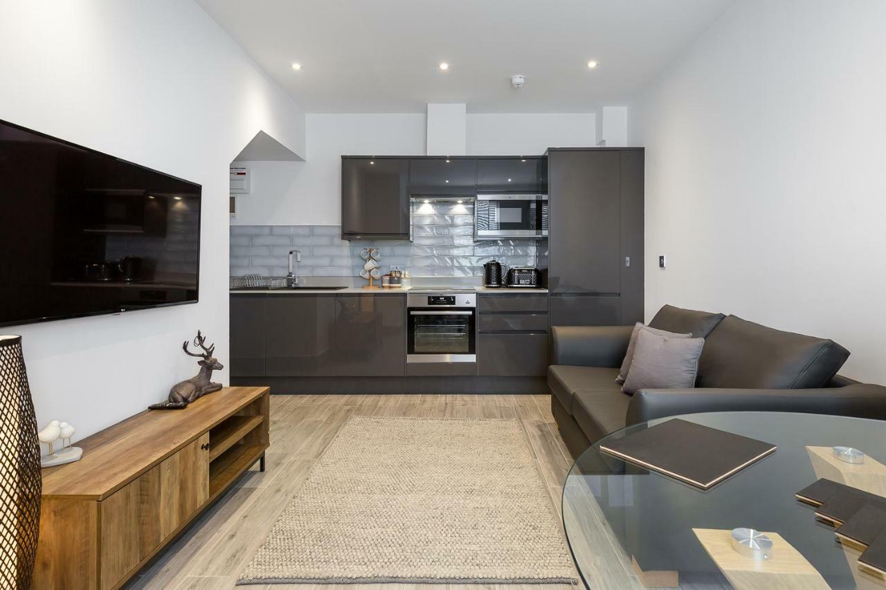 The Lion Gate Apartments East Molesey Luaran gambar