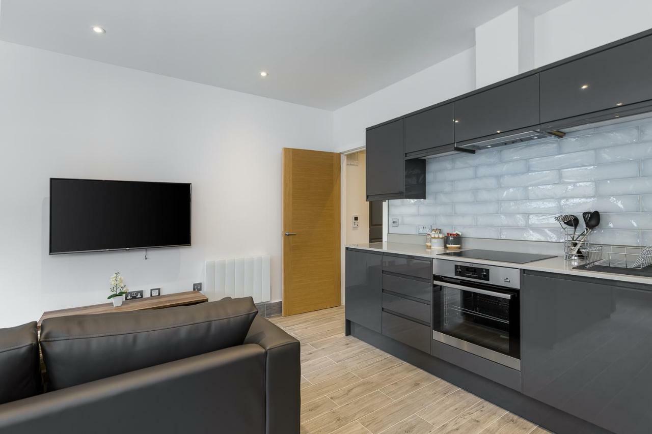The Lion Gate Apartments East Molesey Luaran gambar