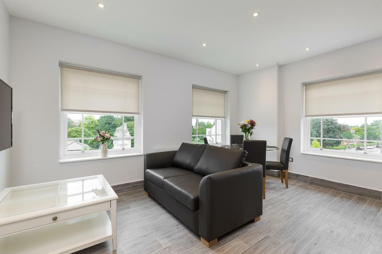 The Lion Gate Apartments East Molesey Luaran gambar