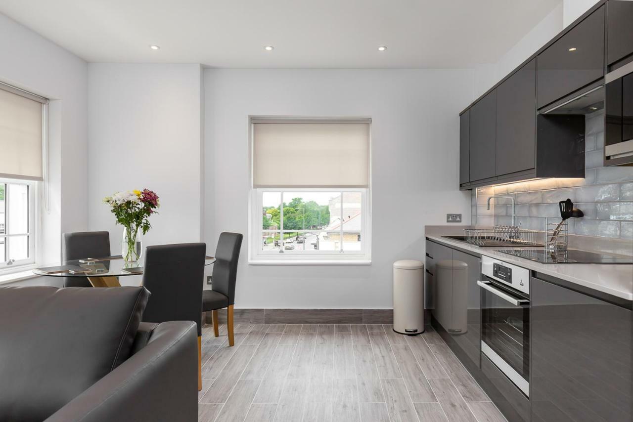 The Lion Gate Apartments East Molesey Luaran gambar
